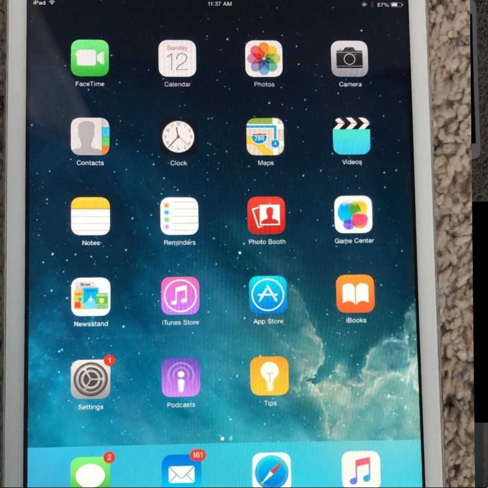 ⭐️IPAD MINI!⭐️ - Picture 4 of 7